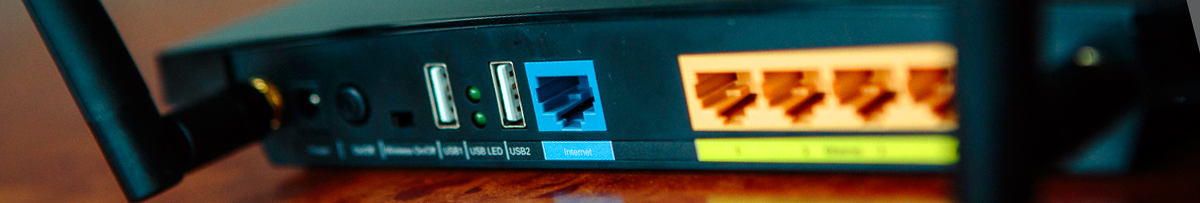 A képen egy útválasztó eszköz (router) látható